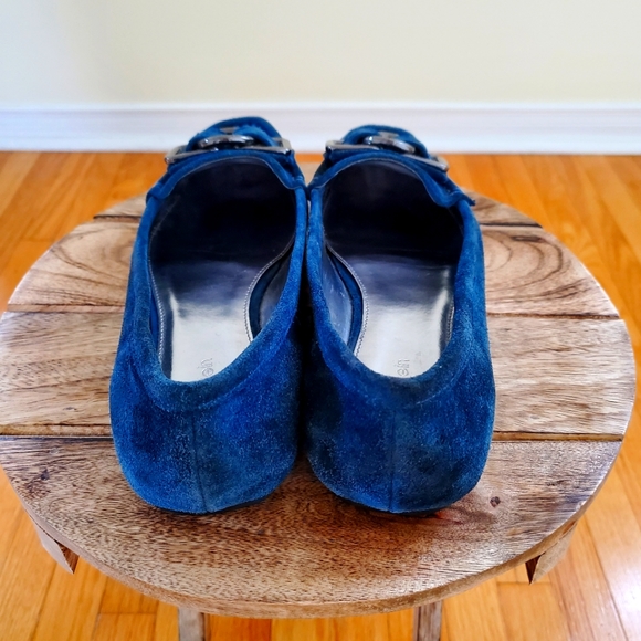 Shoes - Picture 3 of 4